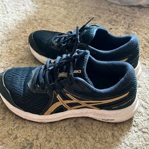 Women’s 6.5 Saucony Running Shoe